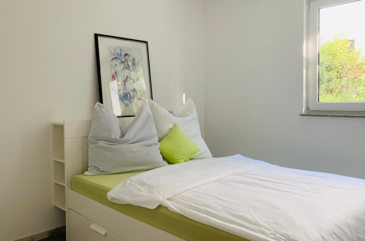 Firmen & Ferienwohnung Brecht 1 Waibstadt Esterno foto