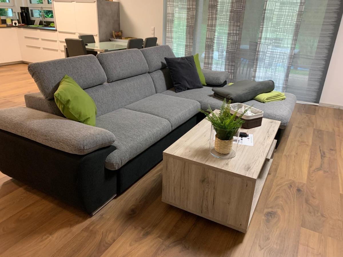 Firmen & Ferienwohnung Brecht 1 Waibstadt Esterno foto